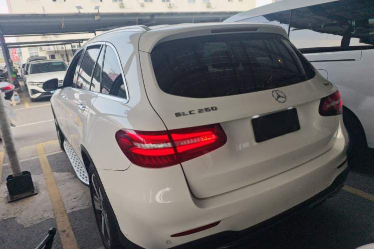 Used Mercedes-Benz GLC 2017 GLC 260 4MATIC Luxury Model Rear Left 45 Deg