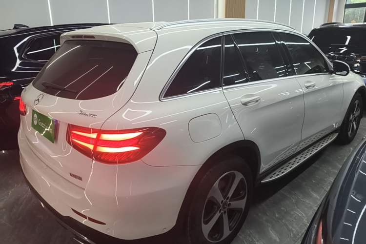 Used Mercedes-Benz GLC 2017 GLC 300 4MATIC Sport Edition Rear Right 45 Deg