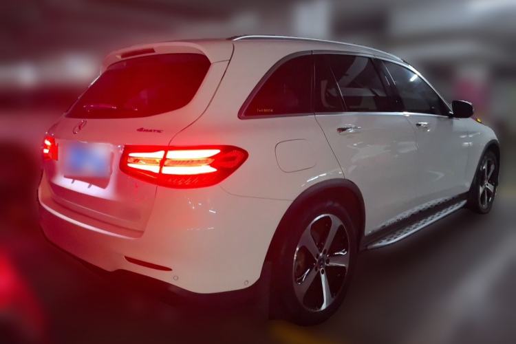 Used Mercedes-Benz GLC 2017 GLC 260 4MATIC Luxury Model Rear Right 45 Deg