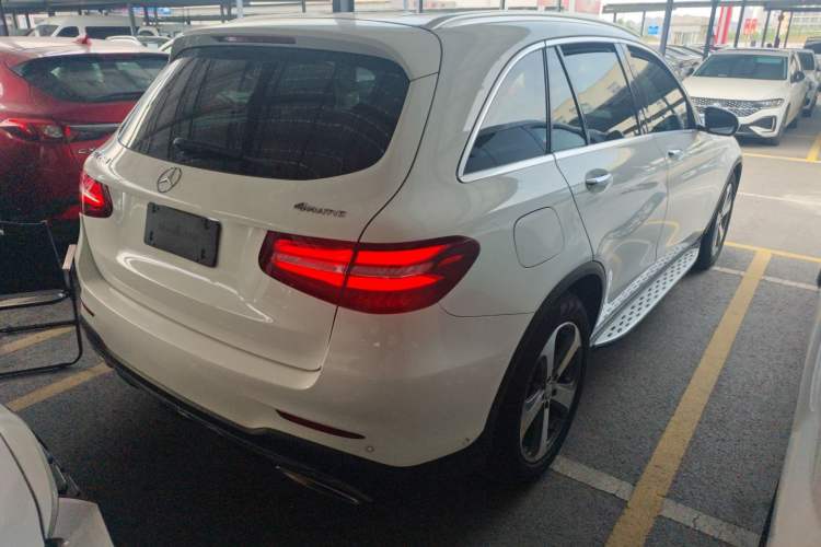 Used Mercedes-Benz GLC 2017 GLC 260 4MATIC Luxury Model Rear Right 45 Deg