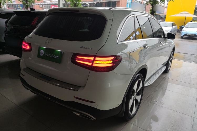 Used Mercedes-Benz GLC 2017 GLC 300 4MATIC Luxury Model Rear Right 45 Deg