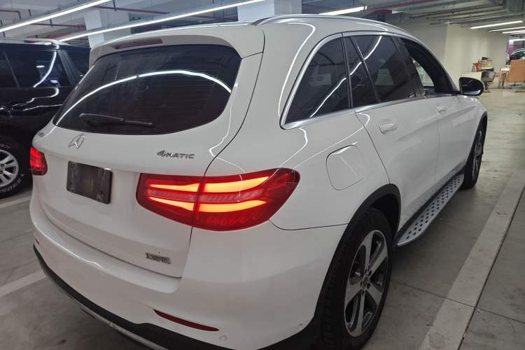 Used Mercedes-Benz GLC 2017 GLC 260 4MATIC Luxury Model Rear Right 45 Deg