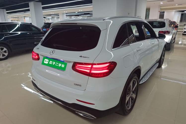 Used Mercedes-Benz GLC 2017 GLC 300 4MATIC Sport Edition Rear Right 45 Deg