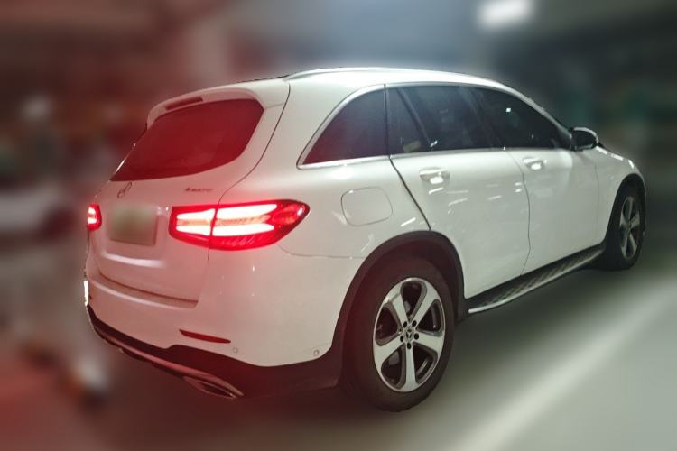 Used Mercedes-Benz GLC 2017 GLC 260 4MATIC Luxury Model Rear Right 45 Deg