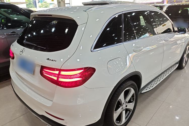 Used Mercedes-Benz GLC 2017 GLC 260 4MATIC Luxury Model Rear Right 45 Deg