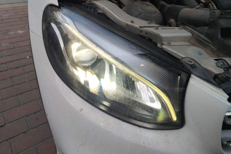 Used Mercedes-Benz GLC 2017 GLC 260 4MATIC Dynamic Edition Right Front Headlight
