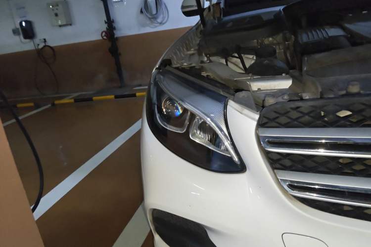 Used Mercedes-Benz GLC 2017 GLC 260 4MATIC Luxury Model Right Front Headlight