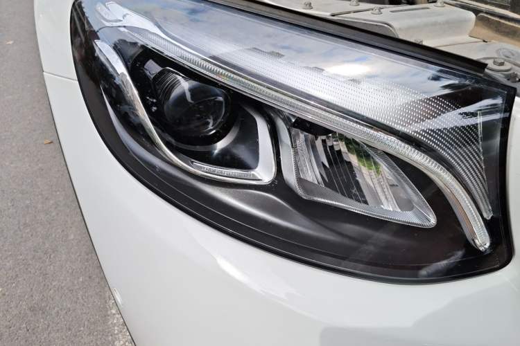 Used Mercedes-Benz GLC 2017 GLC 260 4MATIC Dynamic Edition Right Front Headlight