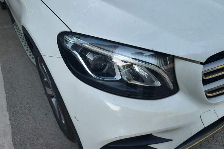 Used Mercedes-Benz GLC 2017 GLC 260 4MATIC Luxury Model Right Front Headlight