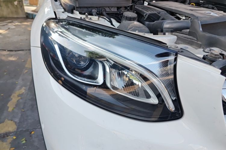 Used Mercedes-Benz GLC 2017 GLC 260 4MATIC Luxury Model Right Front Headlight
