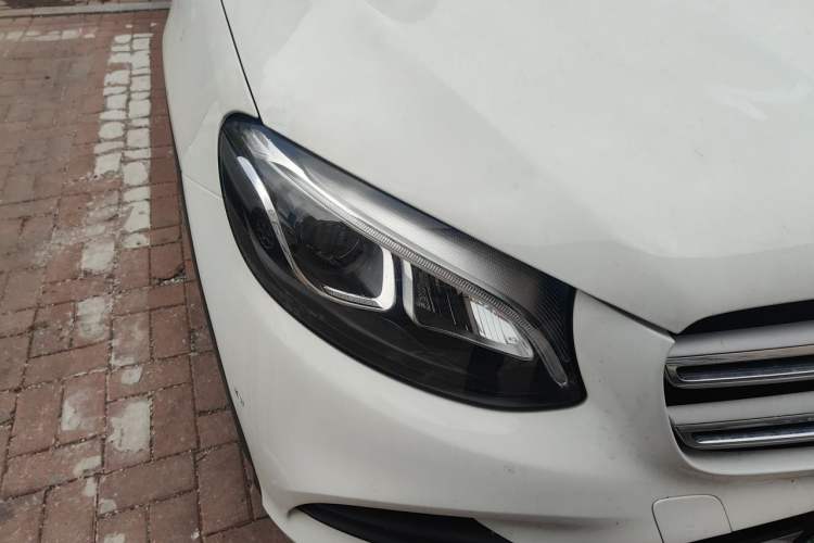 Used Mercedes-Benz GLC 2017 GLC 260 4MATIC Dynamic Edition Right Front Headlight