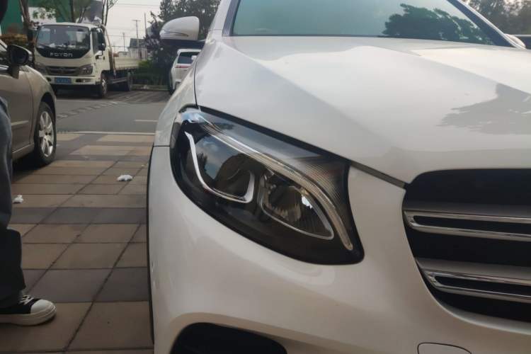 Used Mercedes-Benz GLC 2017 GLC 260 4MATIC Luxury Model Right Front Headlight