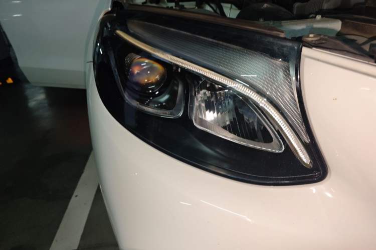 Used Mercedes-Benz GLC 2017 GLC 260 4MATIC Dynamic Edition Right Front Headlight