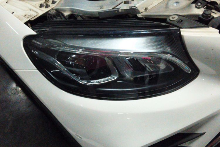 Used Mercedes-Benz GLC 2017 GLC 260 4MATIC Luxury Model Right Front Headlight