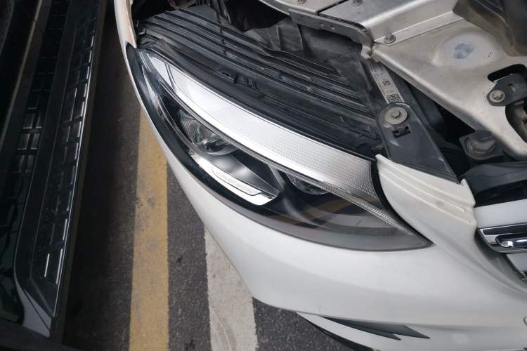 Used Mercedes-Benz GLC 2017 GLC 300 4MATIC Sport Edition Right Front Headlight