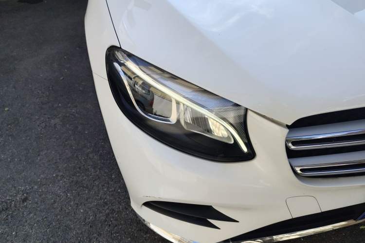 Used Mercedes-Benz GLC 2017 GLC 260 4MATIC Luxury Model Right Front Headlight