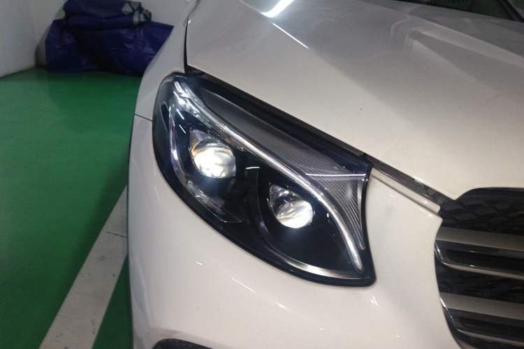 Used Mercedes-Benz GLC 2017 GLC 300 4MATIC Sport Edition Right Front Headlight