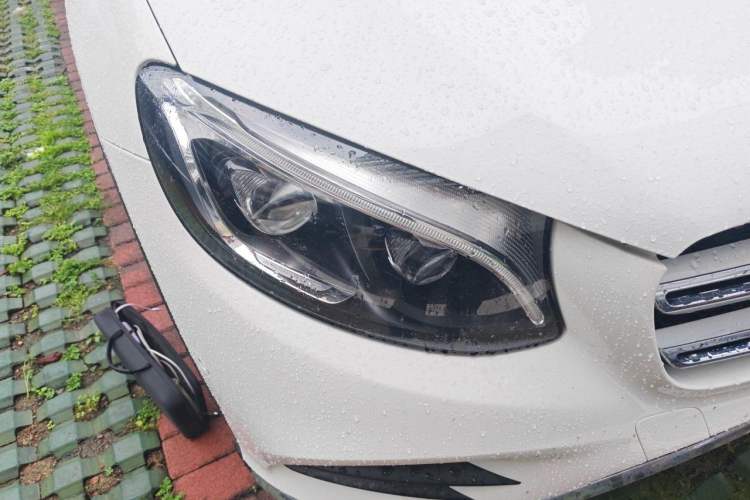Used Mercedes-Benz GLC 2017 GLC 300 4MATIC Sport Edition Right Front Headlight
