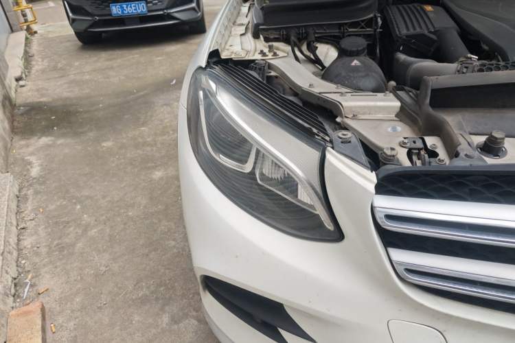 Used Mercedes-Benz GLC 2017 GLC 260 4MATIC Luxury Model Right Front Headlight