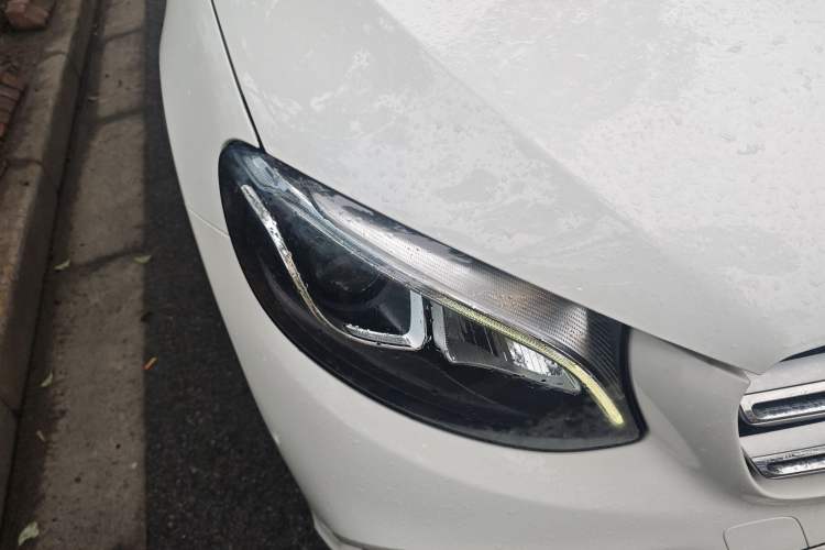Used Mercedes-Benz GLC 2017 GLC 260 4MATIC Luxury Model Right Front Headlight