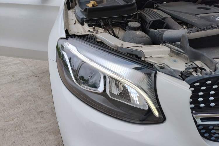 Used Mercedes-Benz GLC 2017 GLC 260 4MATIC Dynamic Edition Right Front Headlight