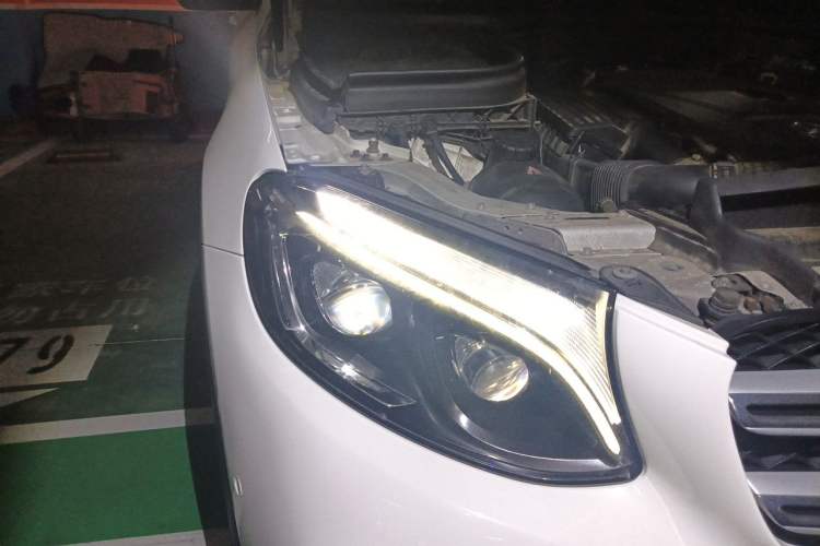 Used Mercedes-Benz GLC 2017 GLC 300 4MATIC Sport Edition Right Front Headlight