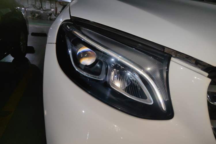 Used Mercedes-Benz GLC 2017 GLC 260 4MATIC Dynamic Edition Right Front Headlight