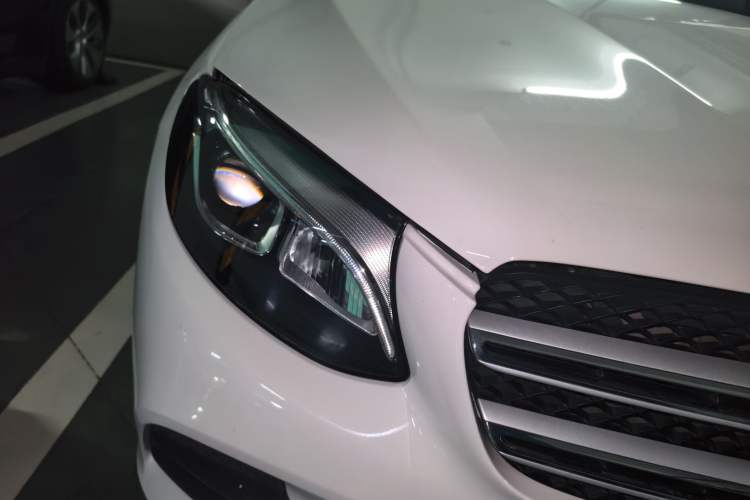 Used Mercedes-Benz GLC 2017 GLC 260 4MATIC Luxury Model Right Front Headlight