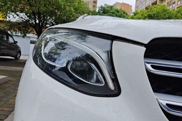 Used Mercedes-Benz GLC 2017 GLC 260 4MATIC Luxury Model Right Front Headlight