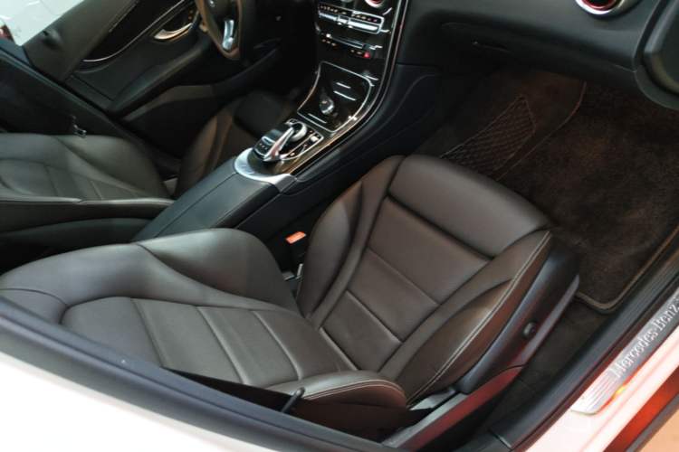 Used Mercedes-Benz GLC 2017 GLC 260 4MATIC Dynamic Edition Right Front Seat