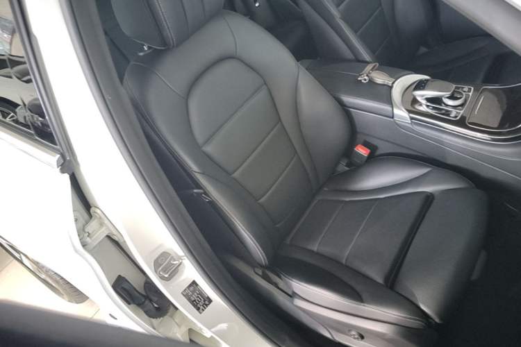 Used Mercedes-Benz GLC 2017 GLC 260 4MATIC Luxury Model Right Front Seat