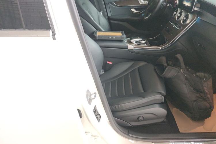 Used Mercedes-Benz GLC 2017 GLC 300 4MATIC Luxury Model Right Front Seat