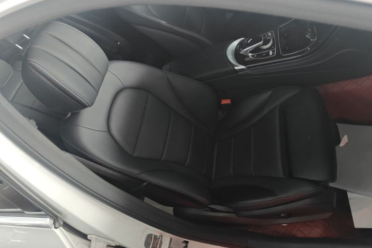 Used Mercedes-Benz GLC 2017 GLC 260 4MATIC Dynamic Edition Right Front Seat