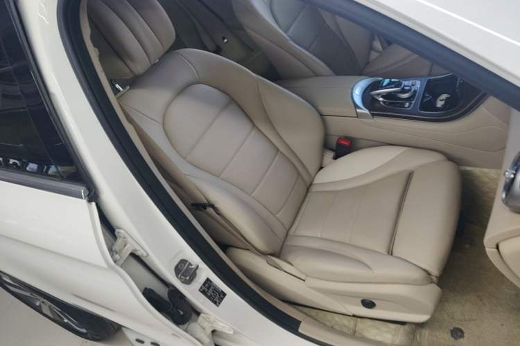 Used Mercedes-Benz GLC 2017 GLC 300 4MATIC Sport Edition Right Front Seat
