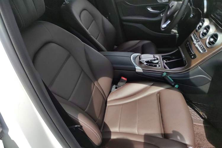 Used Mercedes-Benz GLC 2017 GLC 300 4MATIC Sport Edition Right Front Seat