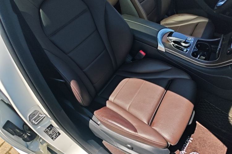 Used Mercedes-Benz GLC 2017 GLC 300 4MATIC Sport Edition Right Front Seat