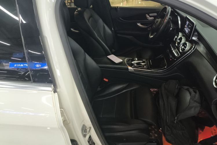 Used Mercedes-Benz GLC 2017 GLC 260 4MATIC Dynamic Edition Right Front Seat