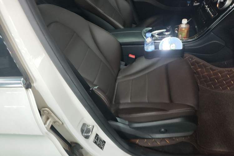 Used Mercedes-Benz GLC 2017 GLC 260 4MATIC Dynamic Edition Right Front Seat