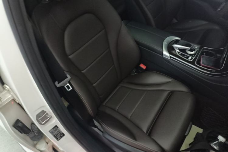 Used Mercedes-Benz GLC 2017 GLC 260 4MATIC Luxury Model Right Front Seat
