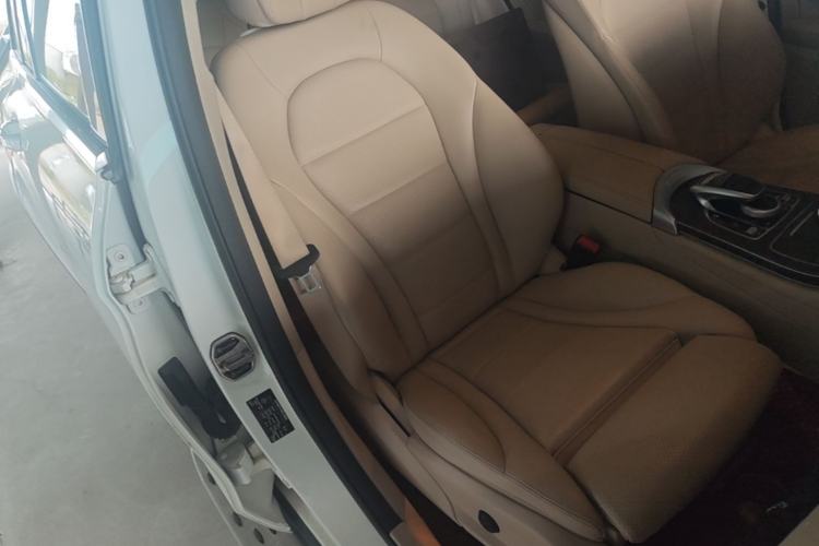 Used Mercedes-Benz GLC 2017 GLC 300 4MATIC Sport Edition Right Front Seat