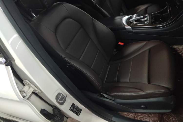 Used Mercedes-Benz GLC 2017 GLC 260 4MATIC Luxury Model Right Front Seat