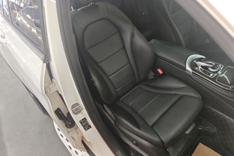 Used Mercedes-Benz GLC 2017 GLC 260 4MATIC Luxury Model Right Front Seat