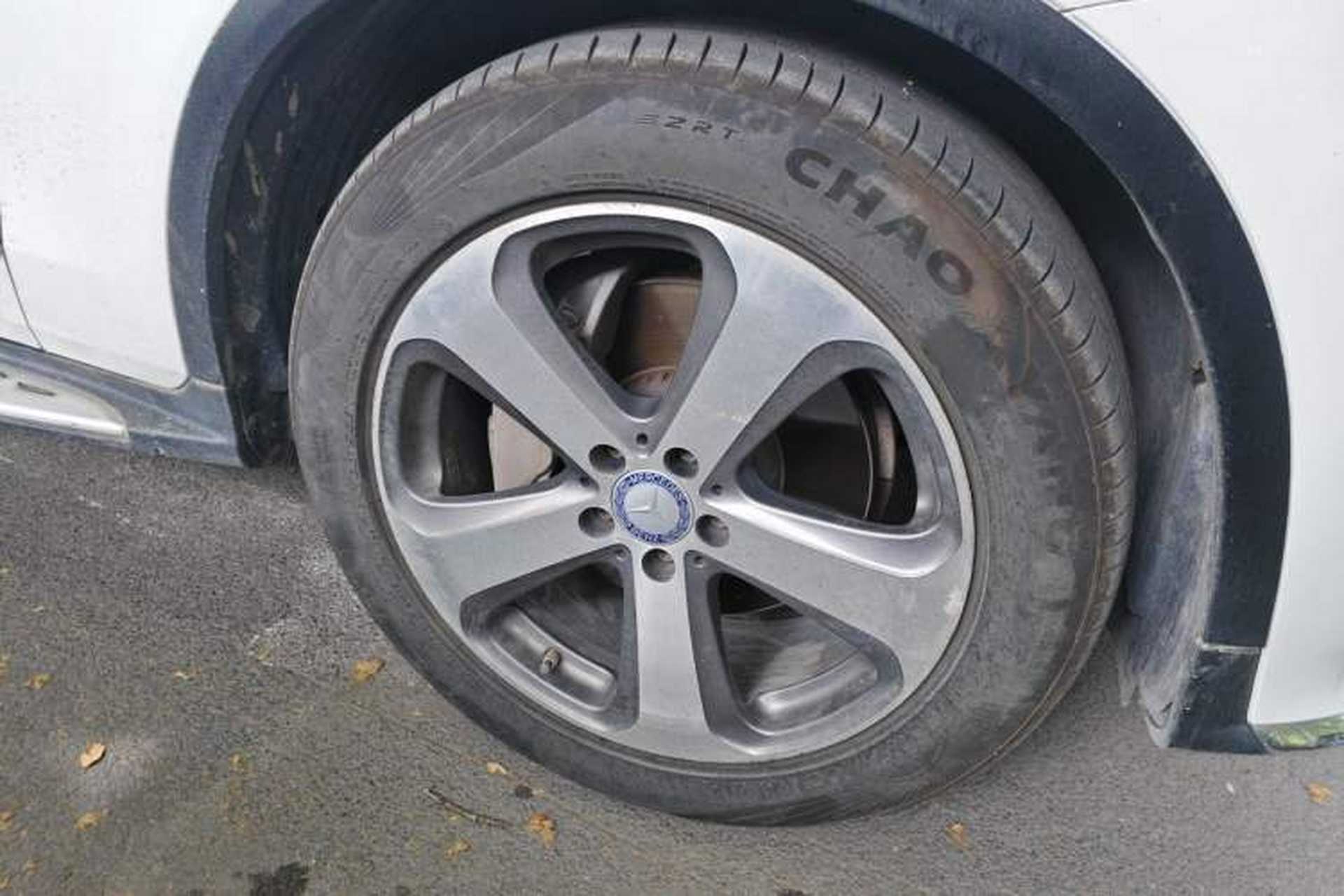 Used Mercedes-Benz GLC 2017 GLC 300 4MATIC Sport Edition Right Front Wheel Hub