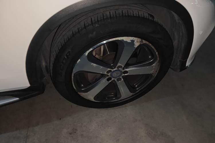 Used Mercedes-Benz GLC 2017 GLC 260 4MATIC Luxury Model Right Front Wheel Hub