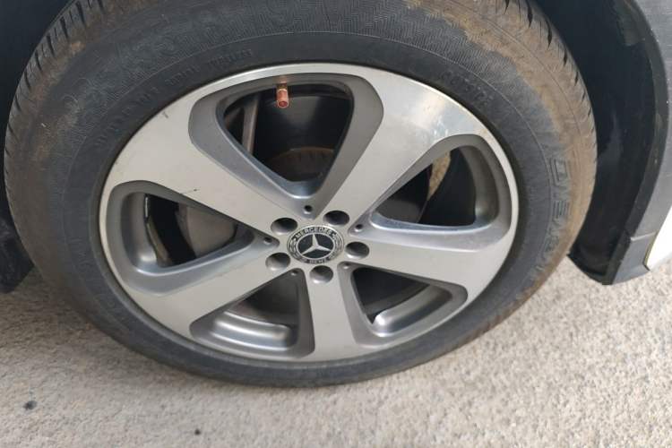 Used Mercedes-Benz GLC 2017 GLC 260 4MATIC Luxury Model Right Front Wheel Hub