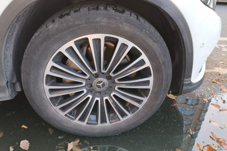 Used Mercedes-Benz GLC 2017 GLC 200 4MATIC Right Front Wheel Hub