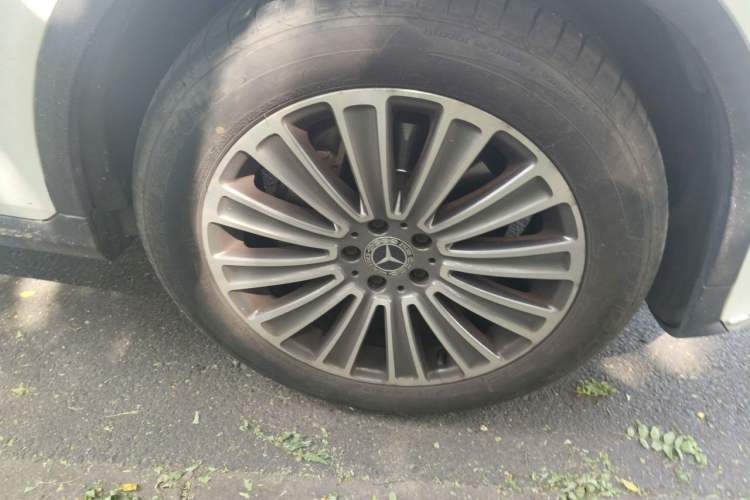 Used Mercedes-Benz GLC 2017 GLC 260 4MATIC Dynamic Edition Right Front Wheel Hub