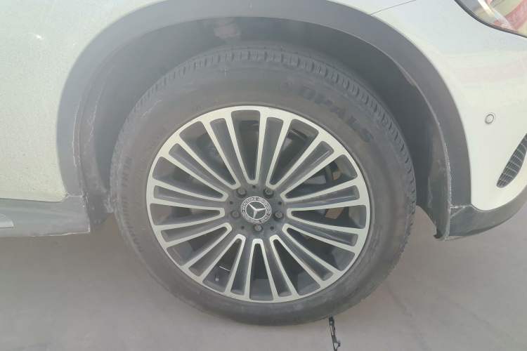 Used Mercedes-Benz GLC 2017 GLC 200 4MATIC Right Front Wheel Hub