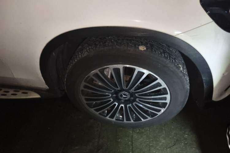 Used Mercedes-Benz GLC 2017 GLC 200 4MATIC Right Front Wheel Hub