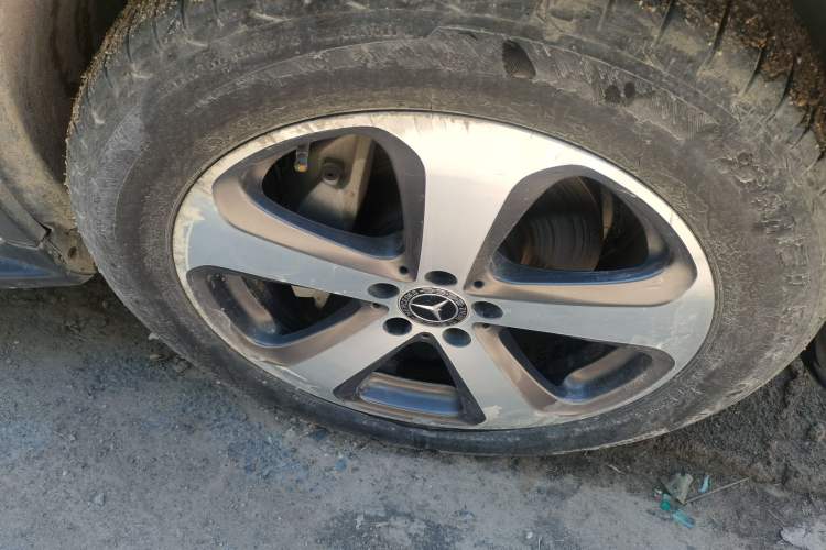 Used Mercedes-Benz GLC 2017 GLC 260 4MATIC Luxury Model Right Front Wheel Hub